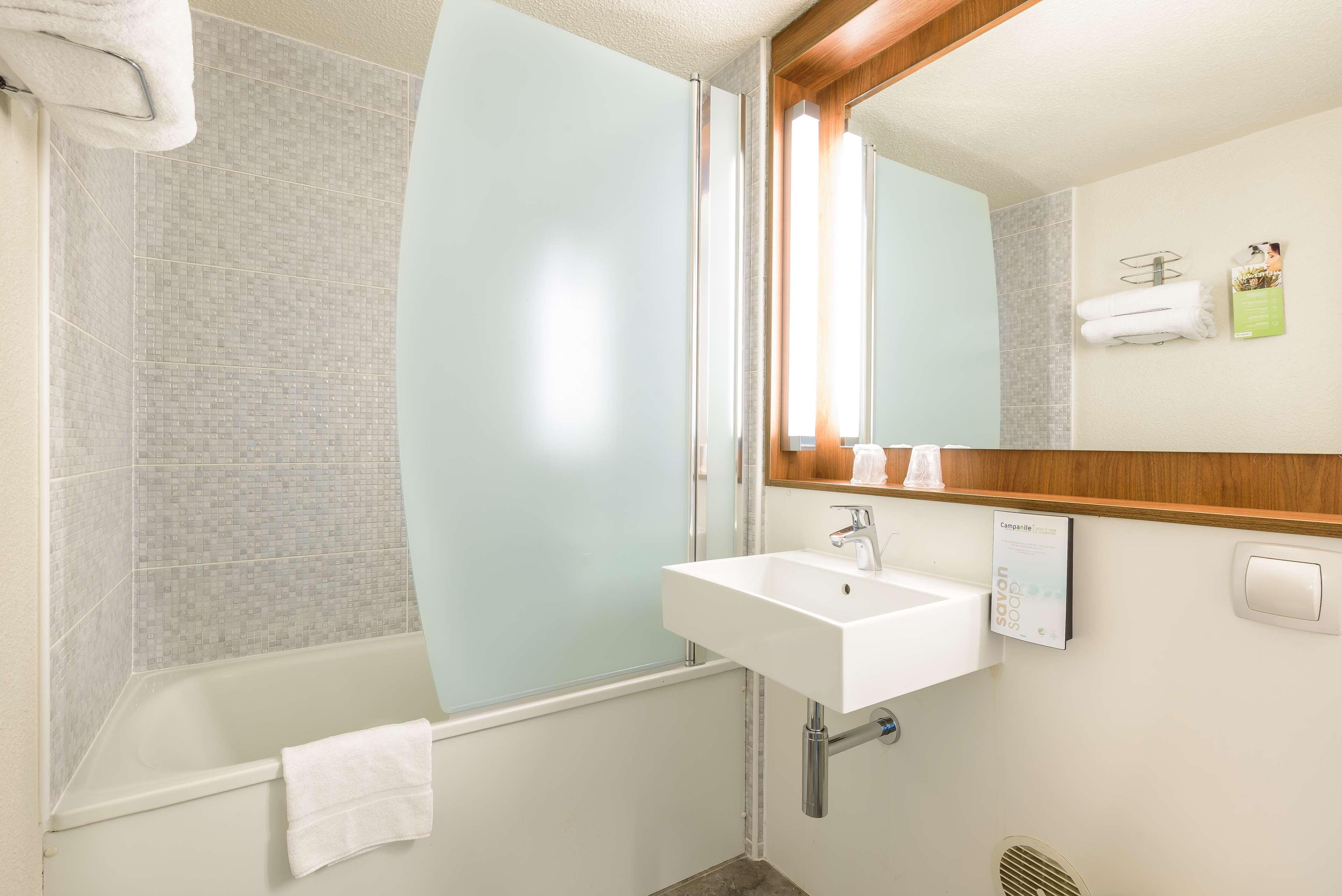 Hotel Campanile Sesquieres 3*